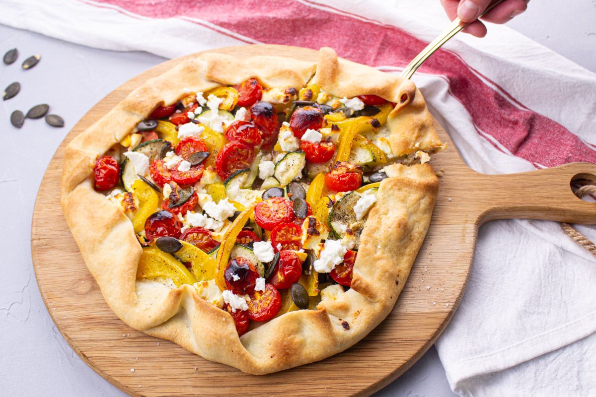 Tarte Rustique aux Légumes d'Été & Feta