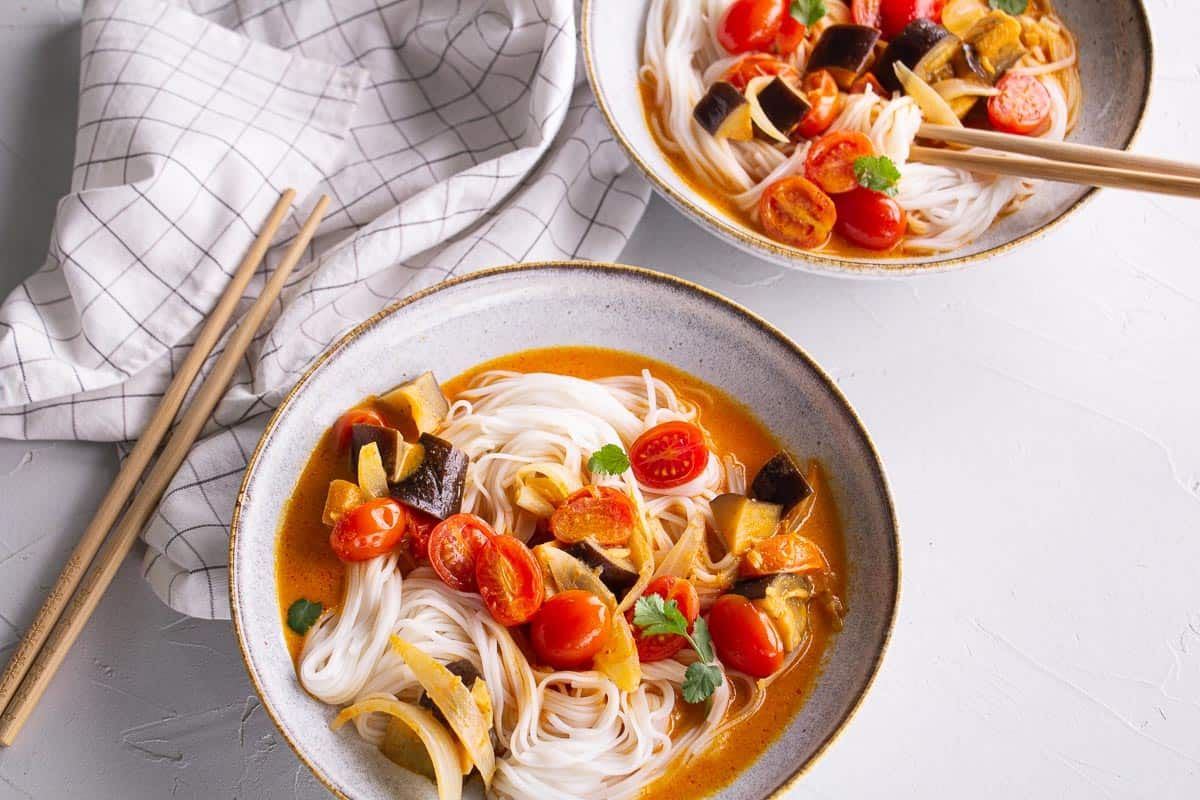Curry Rouge aux Légumes & Nouilles de Riz