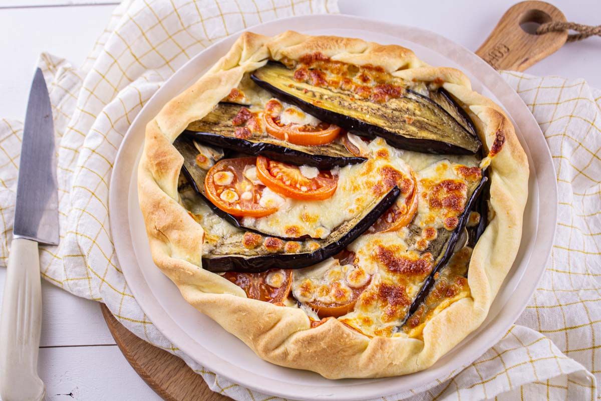 Tarte Rustique Aubergine, Tomate & Mozzarella
