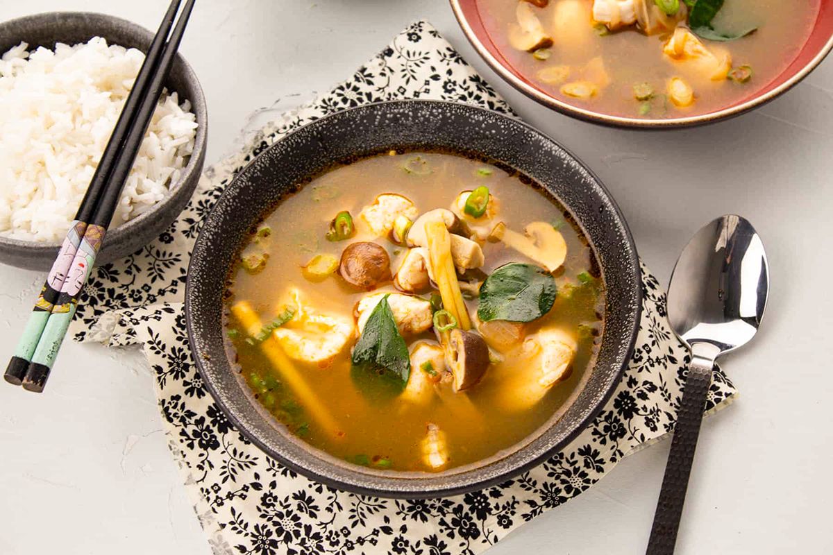Bouillon Thaï au Poulet & Champignons