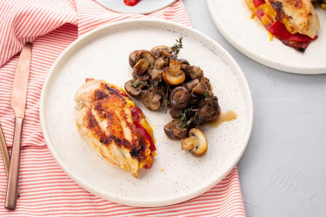 Poulet Farci au Cheddar & Légumes Fondants