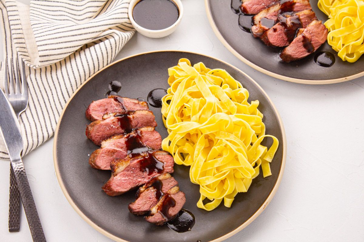 Magret de Canard Mariné à la Sauce Miel-Soja