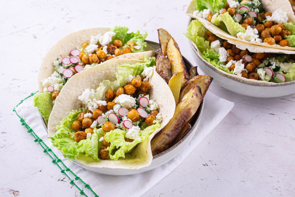 Wraps de Pois Chiches à la Feta & Frites Maison