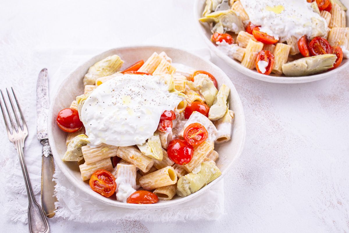 Rigatoni à la Burrata & Artichauts Marinés