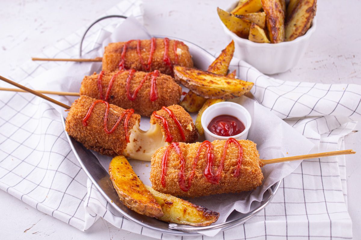 Corn Dogs à l'Emmental & Frites Maison