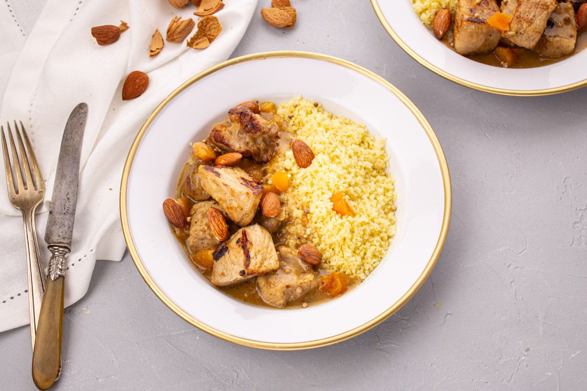 Sauté de Porc aux Abricots et aux Amandes