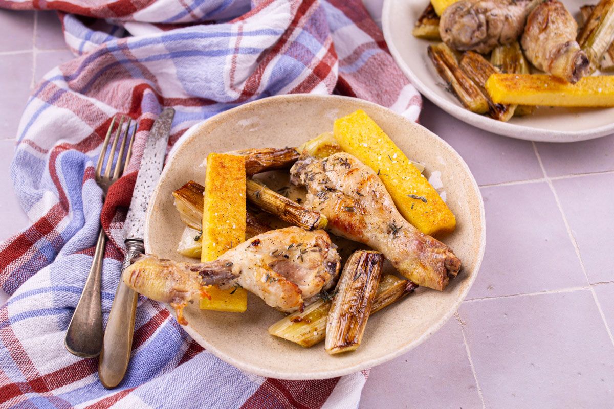 Pilons de Poulet Marinés au Citron & Poireaux Rôtis