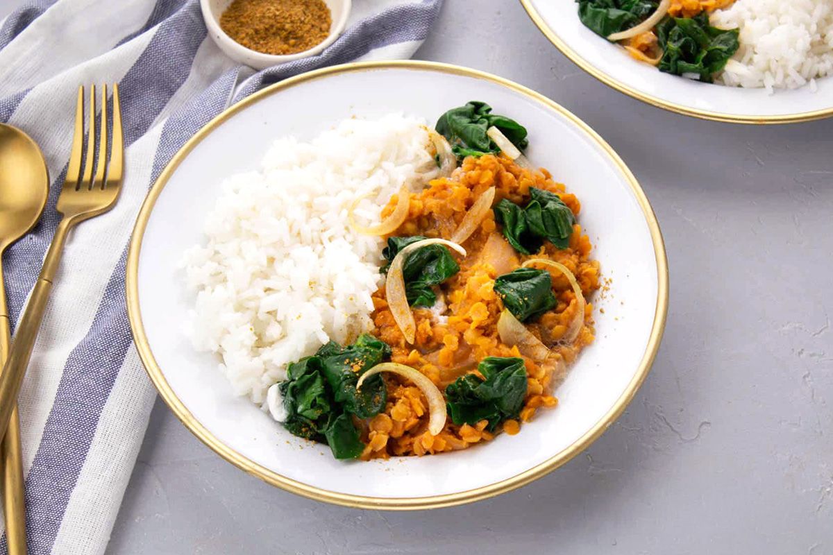 Dahl de Lentilles Corail aux Épinards, Curcuma et Cumin