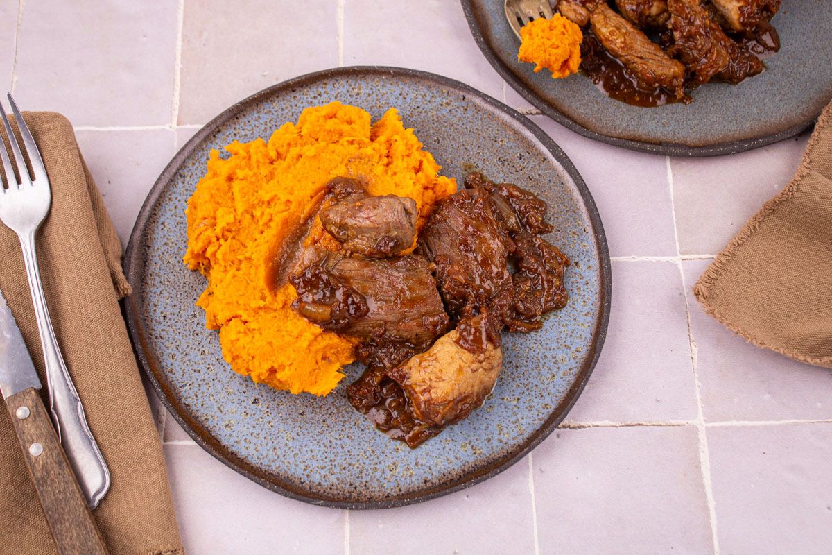 Échine de Porc Caramélisée & Purée de Patate Douce