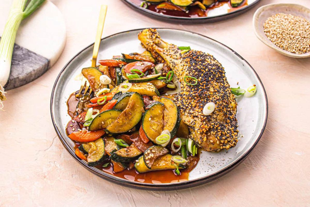 Poulet en Croûte de Sésame & Légumes Marinés